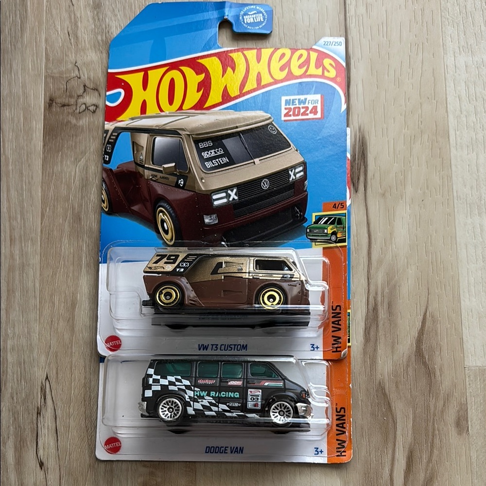 Hot wheels VW T3 Custom and Dodge Van Set - Brown and Green